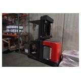 Raymond 261-OPC30TT 24V Electric Order Picker Forklift with Charger
