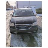 2013 CHRYSLER TOWN & COUNTRY • BLACK