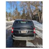 2013 CHRYSLER TOWN & COUNTRY • BLACK