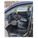 2013 CHRYSLER TOWN & COUNTRY • BLACK