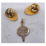 10K Miscellaneous Pins & Pendant- 8.18 grams