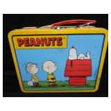 VINTAGE METAL PEANUTS LUNCHBOX / POGS