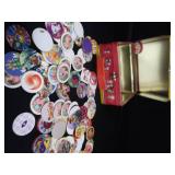 VINTAGE METAL PEANUTS LUNCHBOX / POGS