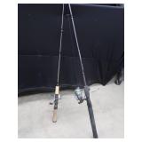 FISHING RODS / ROUND MINNOW CAGE