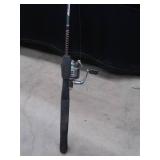 FISHING RODS / ROUND MINNOW CAGE