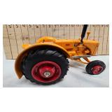 1/16th Minneapolis Moline w/Front