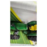1/16 John Deere 5200 Tractor