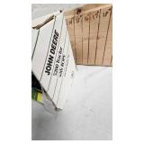 1/16 John Deere 5200 Tractor