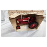 1/16 Farmall 350 Tractor