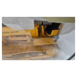 1/16 John Deere 120 Crawler