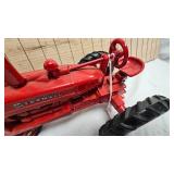 1/16 Farmall M