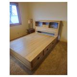 Queen Size Wooden Captain