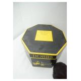 Vintage Ladies Hats. 3ct, comes with box