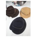Vintage Ladies Hats. 4ct. Comes with Box
