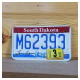 2004 South Dakota plate with 2 signature autographs