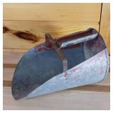 Vintage Chick Scoop  From a hatchery 11 inches long