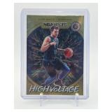 2019-20 Panini NBA Hoops Premium Stock - High Voltage Luka Dončić #9