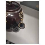 Lilly Portugal 1989 chipped spout tea pot, PriceBros Non skid Tea Pot England