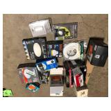 LOT OF ASORTED LIGHTNING ITEMS VARIOUS MODELS ABND CONDITIONS CUSTOMER RETURNS SEE PICTURES