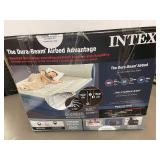 Intex Dura-Beam Deluxe Ultra Plush Headboard Airbed Queen 18in