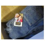 (EW4) Large Box Full of Assorted Cl...