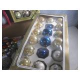 (EW3) Assortment of Vintage Chrisma...