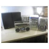 (EW5) Sharp CD-BA250 Stereo with Sp...