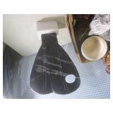 (A-3) Box of Vintage Ceramic Figure...