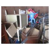 (UD2) 10 ft x 10 ft Space Full of A...