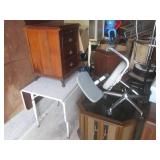 (UD2) 10 ft x 10 ft Space Full of A...