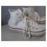 (BS) Pair of Converse Chuck Taylor ...