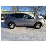 2011 NISSAN ROGUE S *No Accidents* (NO RESERVE)