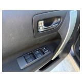 2011 NISSAN ROGUE S *No Accidents* (NO RESERVE)