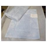 2 Liz Claiborne 20 x 34" Signature ...