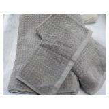 3 pc Madison Park Towel Set; new fr...