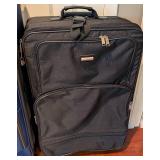 SR - Set of 3 Large Wheeled Suitcases in Burgundy, Blue, and Black