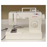 LL - Singer Model 2517C Sewing Machine with Power Cord