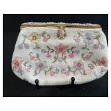 Collection of 4 Vintage Evening and Coin Purses Mesh, Beaded and Gold Tone