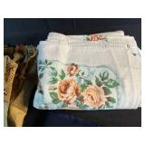 Collection of VTG Assorted Patterned Blankets and Fabric Pieces/Textiles