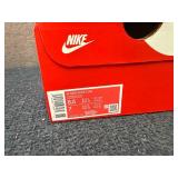 Nike Dunk Lows - Womens 8.5 Mens 7