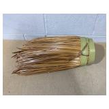 VEVOR Artificial Thatch Grass Roof, 1.6 x 16.4 ft Mexican Style Tiki Bar Hut Skirt Thatch Roofing Roll, Waterproof & Fire-Resistant, Palapa Duck Blind Grass for Patio Pool Beach Hawaiian Party Décor