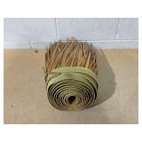 VEVOR Artificial Thatch Grass Roof, 1.6 x 16.4 ft Mexican Style Tiki Bar Hut Skirt Thatch Roofing Roll, Waterproof & Fire-Resistant, Palapa Duck Blind Grass for Patio Pool Beach Hawaiian Party Décor