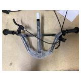 Aosom Youth Scooter Front and Rear Caliper Dual Brakes 12-Inch Inflatable Front Wheel Ride On Toy For Age 5+ - White (Transit Damage: 1 Handle Broken Off, See Photos)