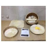 PawHut 28" Elevated Cat Bed with Sisal Scratching Post for Indoor Kitties, Modern Cat Tree with Cute Basket Design, Small Cat Tree with Fun Ball Toy