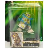 2001 STAR WARSS Clone Wars R3-T7, Zam Wessell And Clone Trooper Action Figures (New Old Stock)