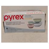 PYREX 8 PIECE GLASS MIXING BOWLS WITH LID