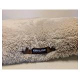 NEW KIRKLAND SIGNATURE OEKO HEX PET BED (CREAM)