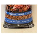 NEW KIRKLAND SIGNATURE BBQ HARDWOOD PELLETS 40LBS