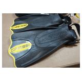 Cressi Adult Rondine Palau Fin Snorkel Set - Fin Size M/L