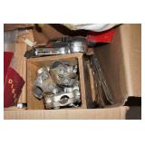 Assorted Automotive - Vintage Accessories, Moonie Center Caps